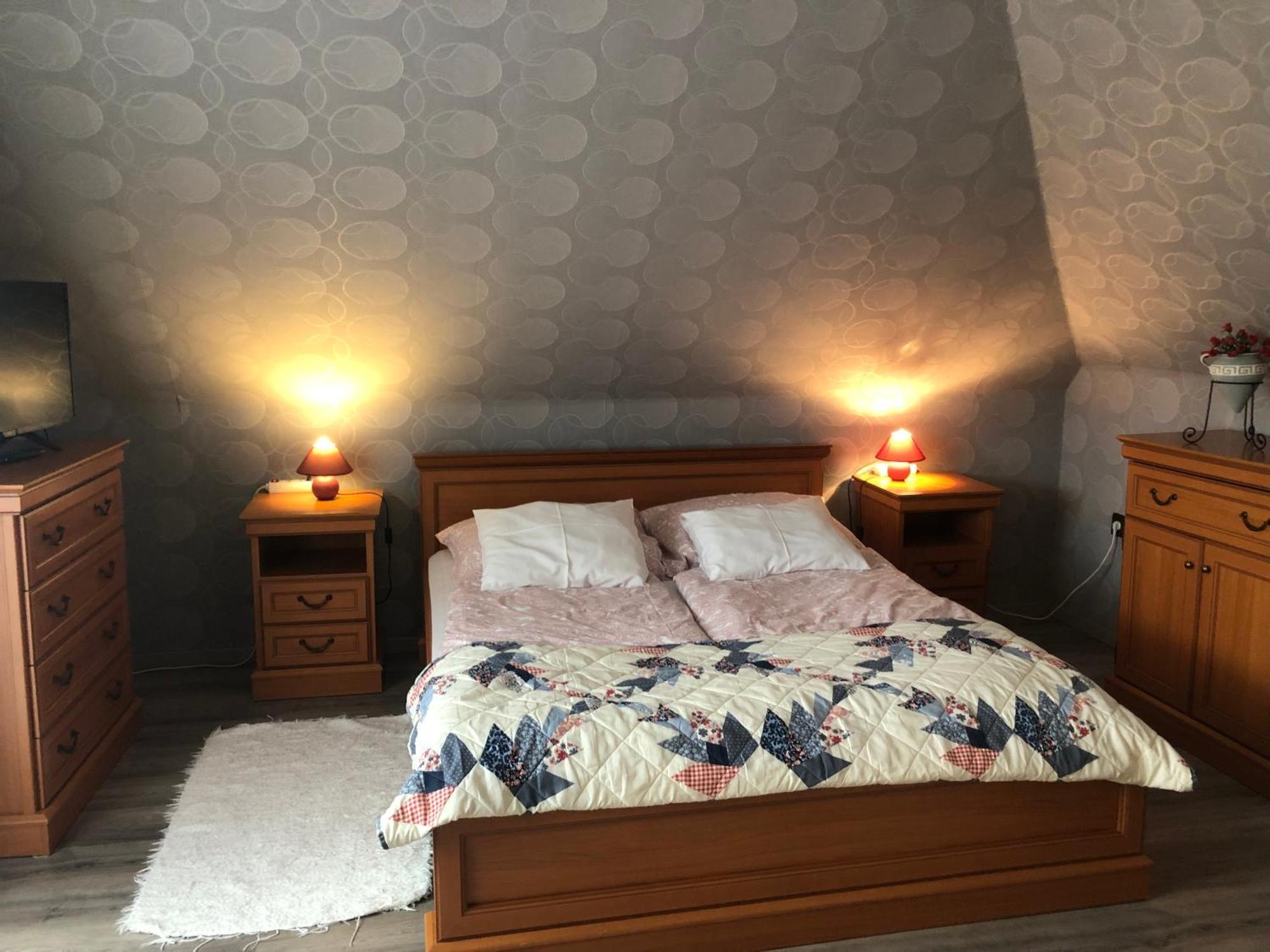 Bakonyi Mamutfenyő Vendégház Tés Extérieur photo